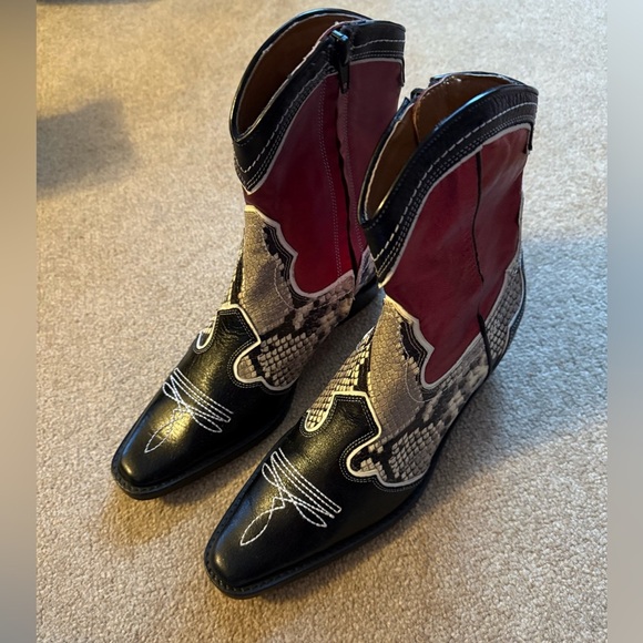 Zara Black and Red Ankle Boots with Snakeskin Detail - Picture 2 of 7